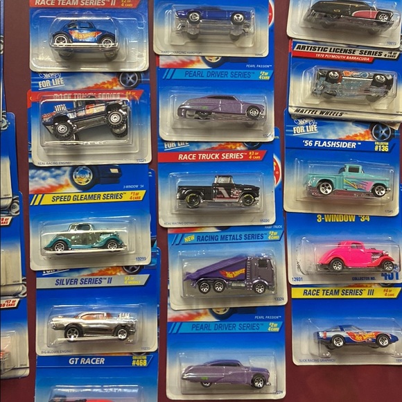 26 hot wheels - Picture 1 of 2